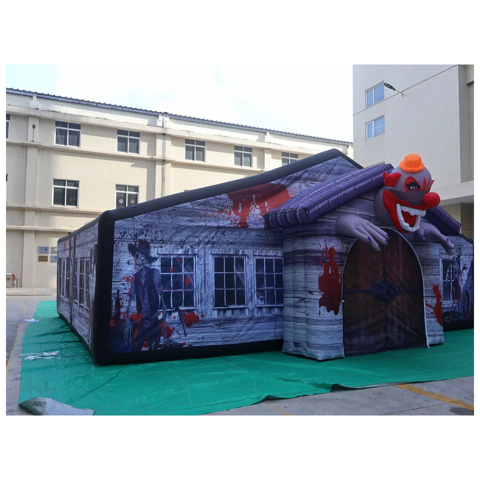 Large Gray Covered Inflatable  - Kids Outdoor Party Venue recension och pris