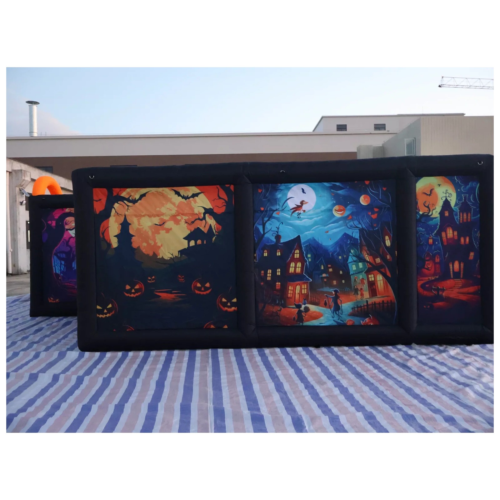 Large Dual Orange Arch Hallowe - Kids Outdoor Party Venue recension och pris